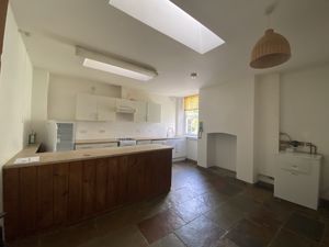 Stables Kitchen- click for photo gallery